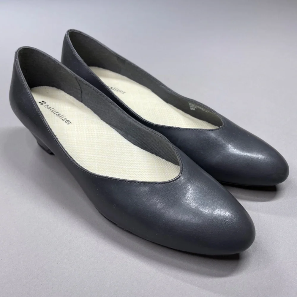 NEW Naturalizer Heels Womens 9 gray faux leather kitten pump classic slip on - Picture 2 of 14